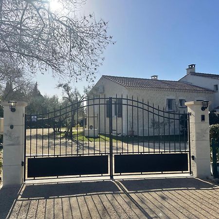 Bed and Breakfast Arles Campagne Location "La Campagn'Arles" Екстер'єр фото