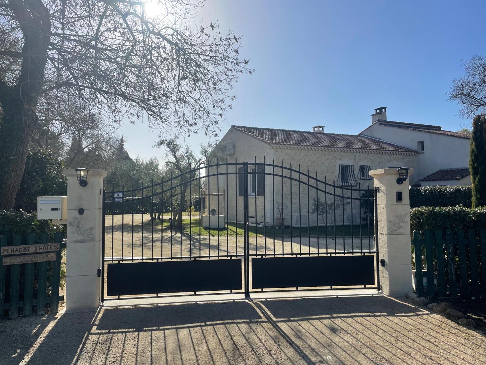 Bed and Breakfast Arles Campagne Location "La Campagn'Arles" Екстер'єр фото